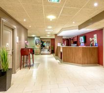Campanile Toulouse West Purpan Lobby