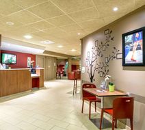 Campanile Toulouse West Purpan Lobby