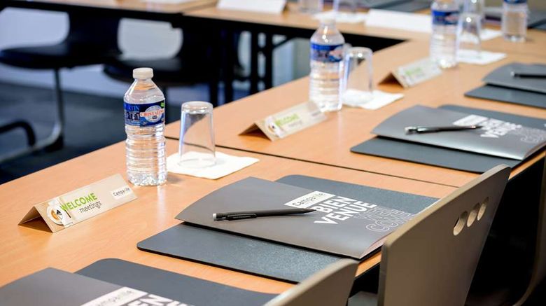 <b>Campanile Toulouse West Purpan Meeting</b>. Images powered by <a href="https://iceportal.shijigroup.com/" title="IcePortal" target="_blank">IcePortal</a>.