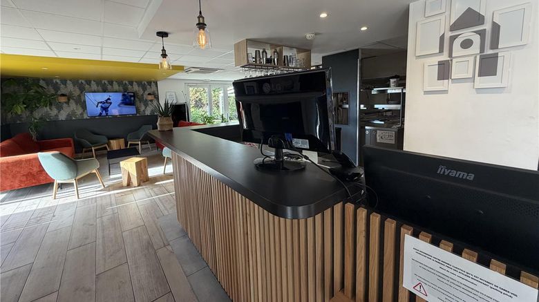 <b>Campanile Troyes South Lobby</b>. Images powered by <a href="https://iceportal.shijigroup.com/" title="IcePortal" target="_blank">IcePortal</a>.