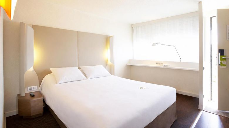 <b>Campanile Valenciennes West Room</b>. Images powered by <a href="https://iceportal.shijigroup.com/" title="IcePortal" target="_blank">IcePortal</a>.