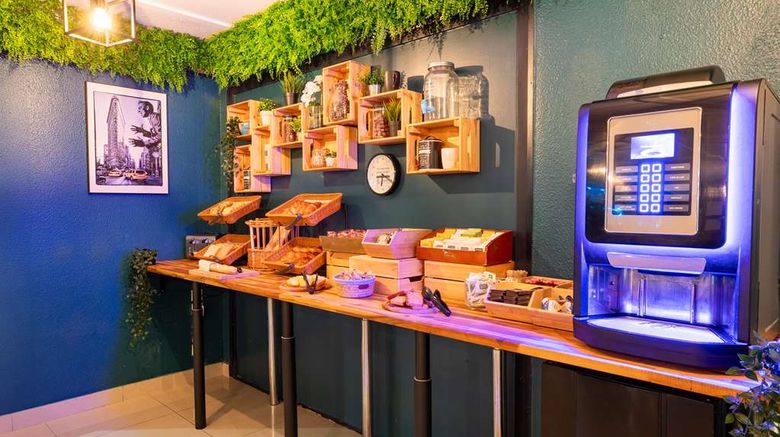 <b>Hotel Kyriad Valenciennes Sud Restaurant</b>. Images powered by <a href="https://iceportal.shijigroup.com/" title="IcePortal" target="_blank">IcePortal</a>.