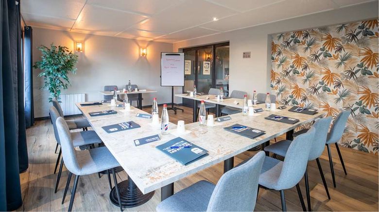 <b>Hotel Kyriad Valenciennes Sud Meeting</b>. Images powered by <a href="https://iceportal.shijigroup.com/" title="IcePortal" target="_blank">IcePortal</a>.