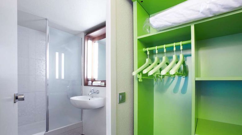 <b>Hotel Campanile Versailles-Buc Room</b>. Images powered by <a href="https://iceportal.shijigroup.com/" title="IcePortal" target="_blank">IcePortal</a>.