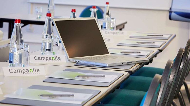 <b>Hotel Campanile Versailles-Buc Meeting</b>. Images powered by <a href="https://iceportal.shijigroup.com/" title="IcePortal" target="_blank">IcePortal</a>.