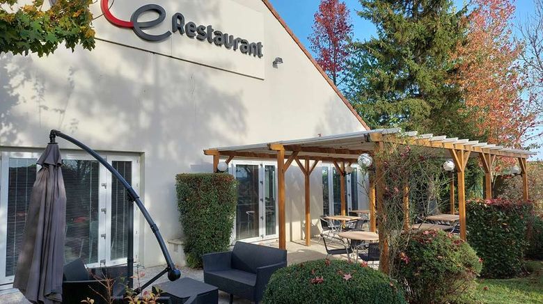 <b>Hotel Campanile Versailles-Buc Restaurant</b>. Images powered by <a href="https://iceportal.shijigroup.com/" title="IcePortal" target="_blank">IcePortal</a>.