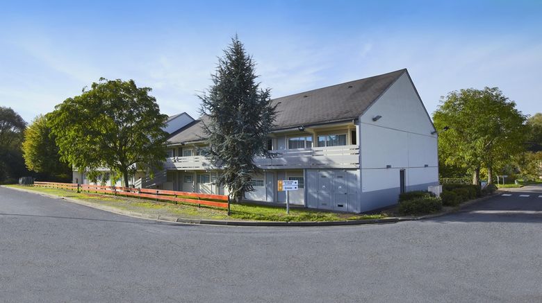 <b>Campanile Vierzon Exterior</b>. Images powered by <a href="https://iceportal.shijigroup.com/" title="IcePortal" target="_blank">IcePortal</a>.