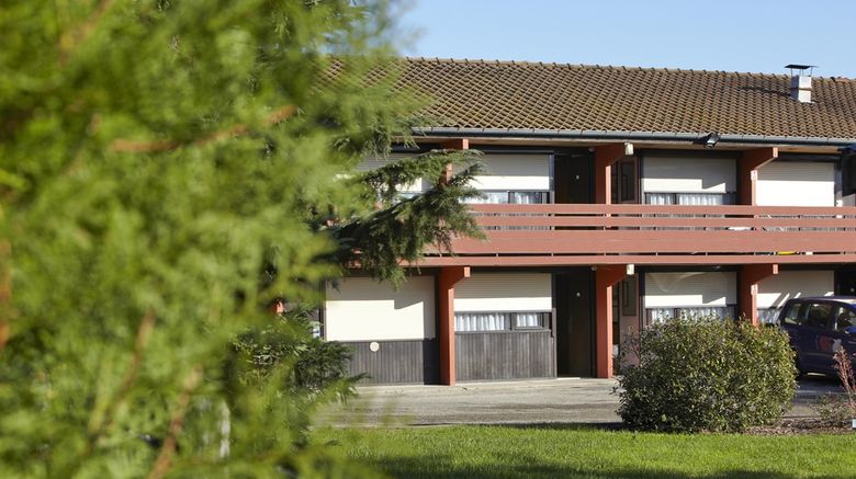 <b>CAMPANILE VILLEFRANCHE SUR SAONE Exterior</b>. Images powered by <a href="https://iceportal.shijigroup.com/" title="IcePortal" target="_blank">IcePortal</a>.
