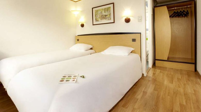 <b>CAMPANILE VILLEFRANCHE SUR SAONE Room</b>. Images powered by <a href="https://iceportal.shijigroup.com/" title="IcePortal" target="_blank">IcePortal</a>.
