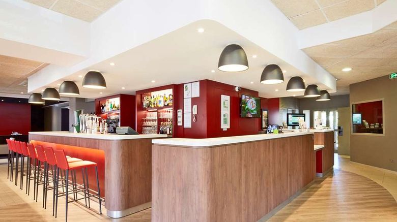<b>Campanile Paris Sud Lobby</b>. Images powered by <a href="https://iceportal.shijigroup.com/" title="IcePortal" target="_blank">IcePortal</a>.