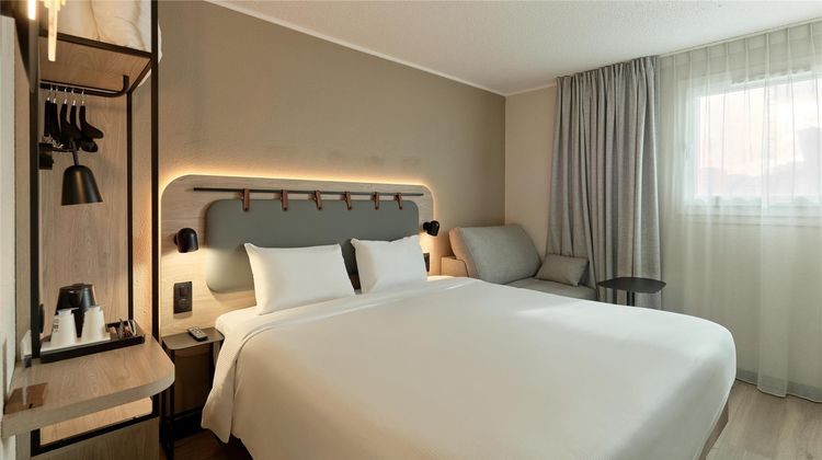 Campanile Paris Sud Room