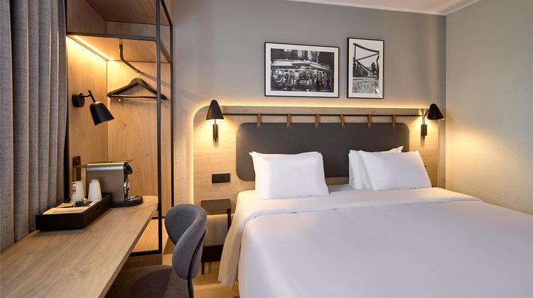 Campanile Paris Sud Room