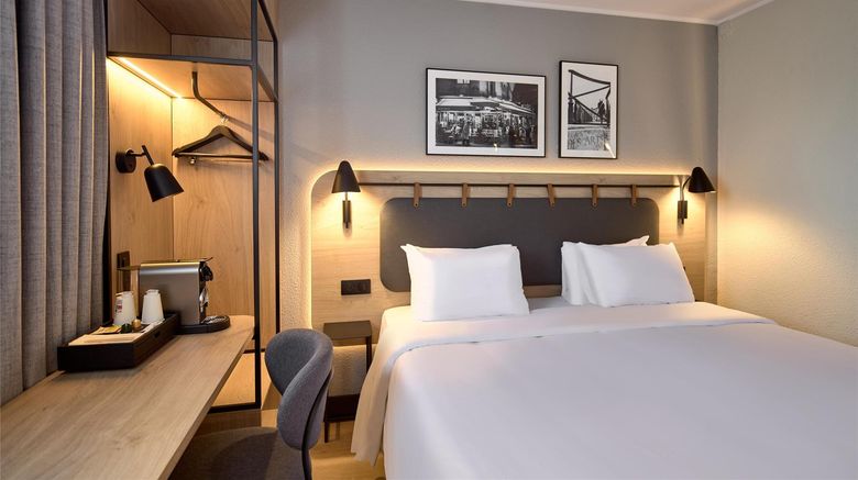 <b>Campanile Paris Sud Room</b>. Images powered by <a href="https://iceportal.shijigroup.com/" title="IcePortal" target="_blank">IcePortal</a>.