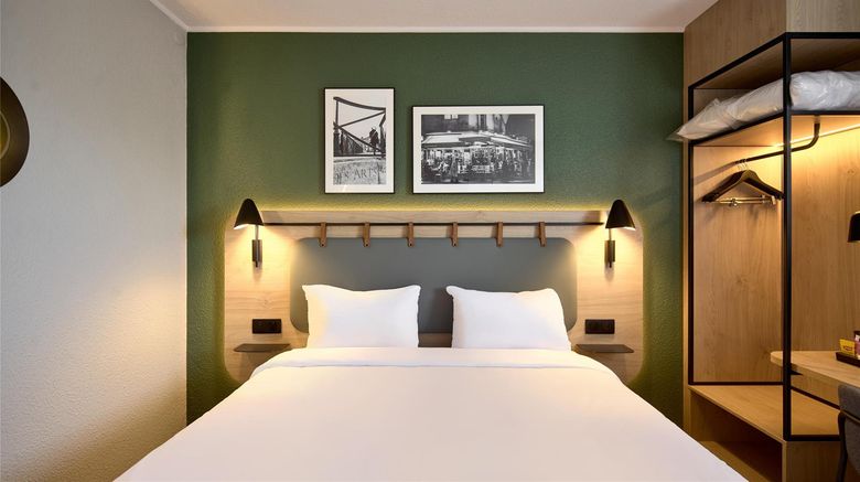 <b>Campanile Paris Sud Room</b>. Images powered by <a href="https://iceportal.shijigroup.com/" title="IcePortal" target="_blank">IcePortal</a>.