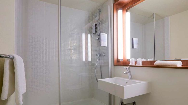 <b>Campanile VillejustZA Courtaboeuf Room</b>. Images powered by <a href="https://iceportal.shijigroup.com/" title="IcePortal" target="_blank">IcePortal</a>.