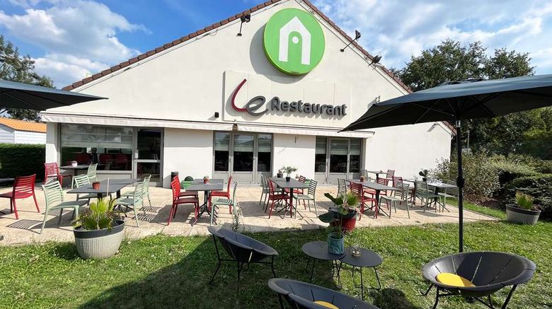 <b>Campanile VillejustZA Courtaboeuf Exterior</b>. Images powered by <a href="https://iceportal.shijigroup.com/" title="IcePortal" target="_blank">IcePortal</a>.