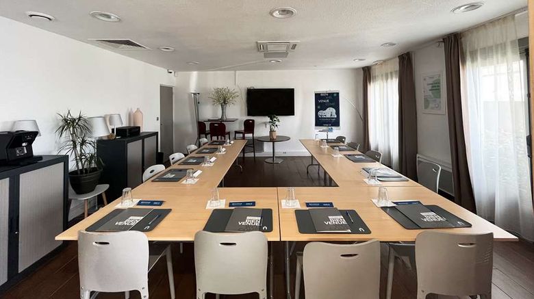 <b>Campanile VillejustZA Courtaboeuf Meeting</b>. Images powered by <a href="https://iceportal.shijigroup.com/" title="IcePortal" target="_blank">IcePortal</a>.