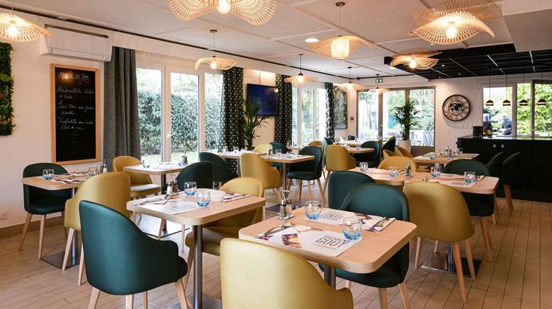 <b>Campanile Villeneuve-Saint-Georges Restaurant</b>. Images powered by <a href="https://iceportal.shijigroup.com/" title="IcePortal" target="_blank">IcePortal</a>.