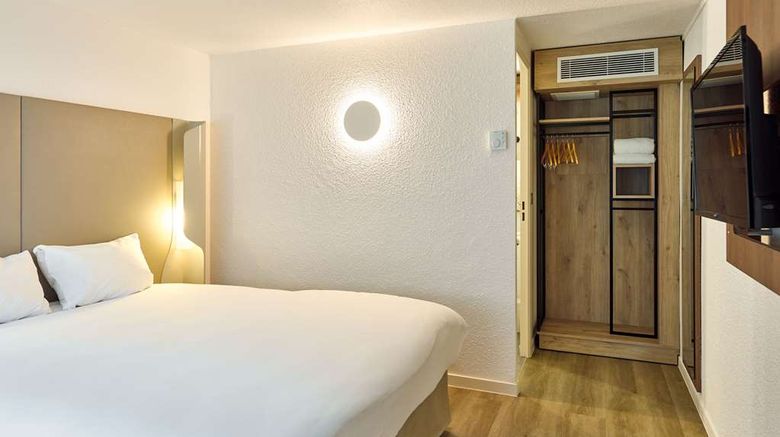 <b>Campanile Villennes Sur Seine Orgeval Room</b>. Images powered by <a href="https://iceportal.shijigroup.com/" title="IcePortal" target="_blank">IcePortal</a>.