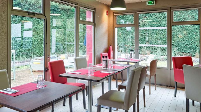 <b>Campanile Villennes Sur Seine Orgeval Restaurant</b>. Images powered by <a href="https://iceportal.shijigroup.com/" title="IcePortal" target="_blank">IcePortal</a>.