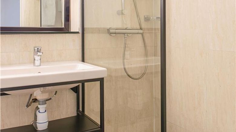 <b>Hotel Kyriad Suite</b>. Images powered by <a href="https://iceportal.shijigroup.com/" title="IcePortal" target="_blank">IcePortal</a>.