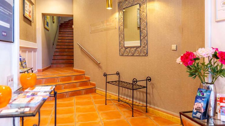 <b>Hotel Kyriad Avignon Centre Lobby</b>. Images powered by <a href="https://iceportal.shijigroup.com/" title="IcePortal" target="_blank">IcePortal</a>.