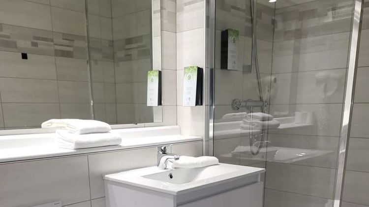 Kyriad Bellegarde Geneve Room