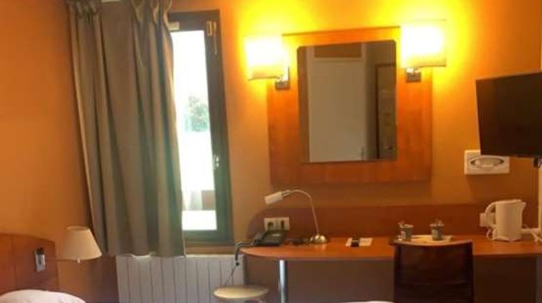 <b>Hotel Kyriad Caen Sud Ifs Room</b>. Images powered by <a href="https://iceportal.shijigroup.com/" title="IcePortal" target="_blank">IcePortal</a>.