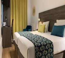 Hotel Kyriad Charlon Sur Saone Room