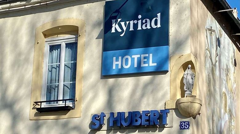 <b>Hotel Kyriad Charlon Sur Saone Exterior</b>. Images powered by <a href="https://iceportal.shijigroup.com/" title="IcePortal" target="_blank">IcePortal</a>.