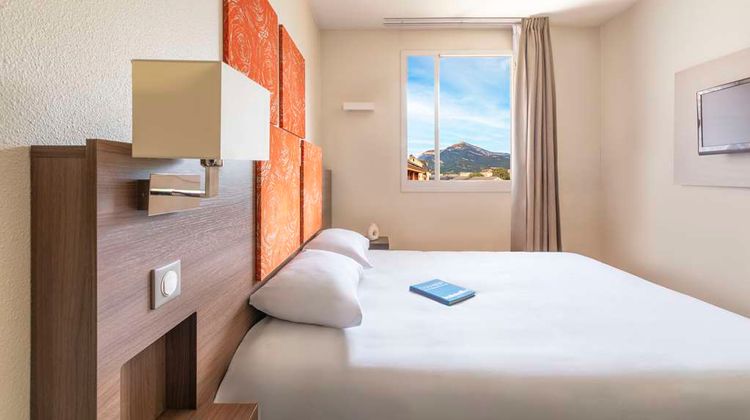 Kyriad Chambery Center Curial Room