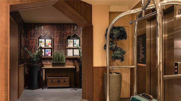 Kyriad Chambery Center Curial Lobby