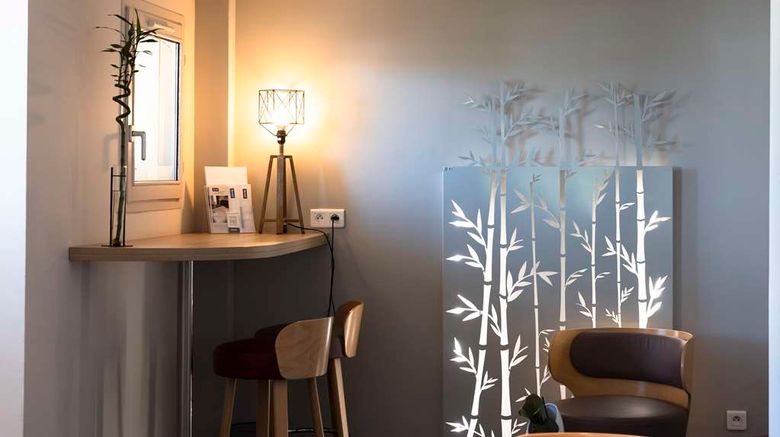 <b>Hotel Kyriad Chateauroux Lobby</b>. Images powered by <a href="https://iceportal.shijigroup.com/" title="IcePortal" target="_blank">IcePortal</a>.