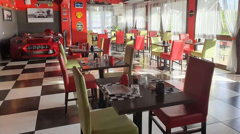 <b>Kyriad Design ENZO Cannes Ecluse Restaurant</b>. Images powered by <a href="https://iceportal.shijigroup.com/" title="IcePortal" target="_blank">IcePortal</a>.