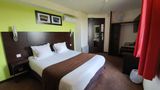Kyriad Design ENZO Cannes Ecluse Room