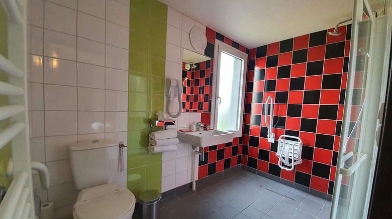 <b>Kyriad Design ENZO Cannes Ecluse Room</b>. Images powered by <a href="https://iceportal.shijigroup.com/" title="IcePortal" target="_blank">IcePortal</a>.