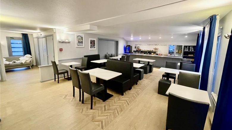 <b>Hotel Kyriad La Fleche Restaurant</b>. Images powered by <a href="https://iceportal.shijigroup.com/" title="IcePortal" target="_blank">IcePortal</a>.
