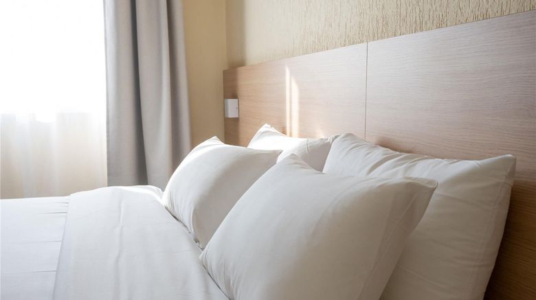 <b>Kyriad Hotel Lamballe Room</b>. Images powered by <a href="https://iceportal.shijigroup.com/" title="IcePortal" target="_blank">IcePortal</a>.