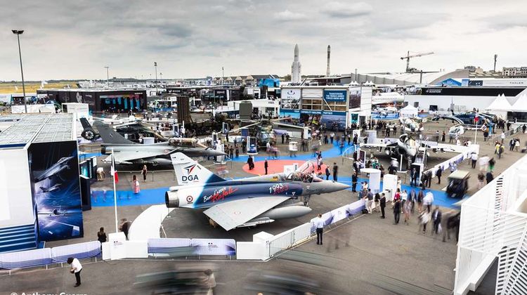 Kyriad Le Bourget Exterior
