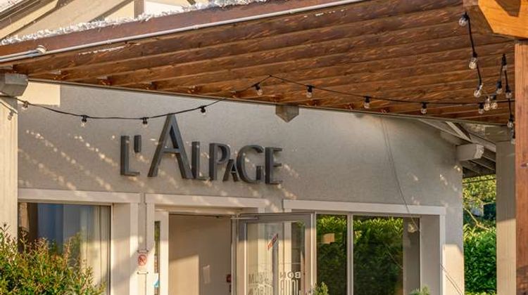 Kyriad Lyon Est Bron Eurexpo Le Cottage Exterior
