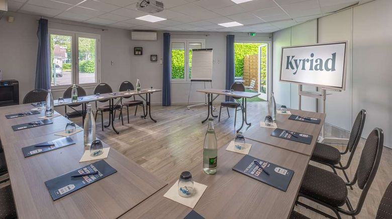 <b>Kyriad Lyon Est Bron Eurexpo Le Cottage Meeting</b>. Images powered by <a href="https://iceportal.shijigroup.com/" title="IcePortal" target="_blank">IcePortal</a>.