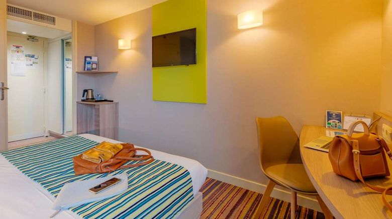 <b>Kyriad - Lyon St Bonnet de Mure Room</b>. Images powered by <a href="https://iceportal.shijigroup.com/" title="IcePortal" target="_blank">IcePortal</a>.