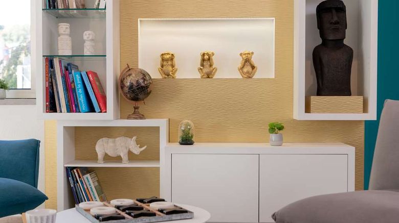 <b>Kyriad Lyon Sud-Givors Lobby</b>. Images powered by <a href="https://iceportal.shijigroup.com/" title="IcePortal" target="_blank">IcePortal</a>.
