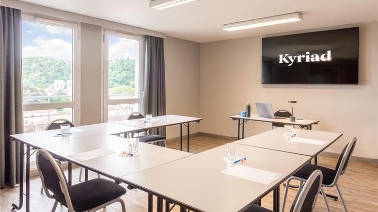 <b>Kyriad Lyon Sud-Givors Meeting</b>. Images powered by <a href="https://iceportal.shijigroup.com/" title="IcePortal" target="_blank">IcePortal</a>.