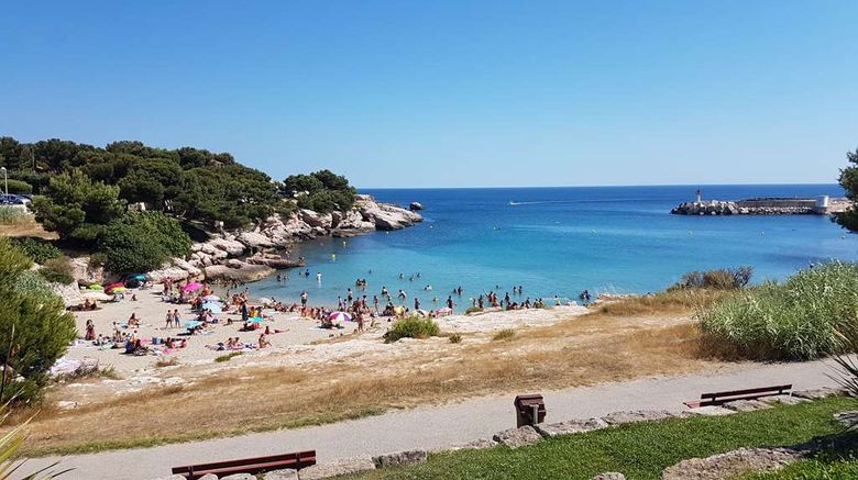 <b>Kyriad Marseille-Martigues Hotel Beach</b>. Images powered by <a href="https://iceportal.shijigroup.com/" title="IcePortal" target="_blank">IcePortal</a>.