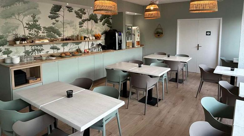 <b>Kyriad Marseille-Martigues Hotel Restaurant</b>. Images powered by <a href="https://iceportal.shijigroup.com/" title="IcePortal" target="_blank">IcePortal</a>.