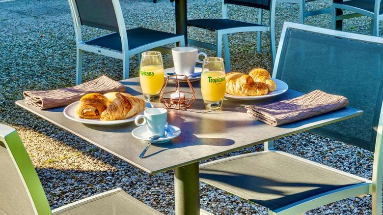 <b>Kyriad Hotel de Meaux Restaurant</b>. Images powered by <a href="https://iceportal.shijigroup.com/" title="IcePortal" target="_blank">IcePortal</a>.