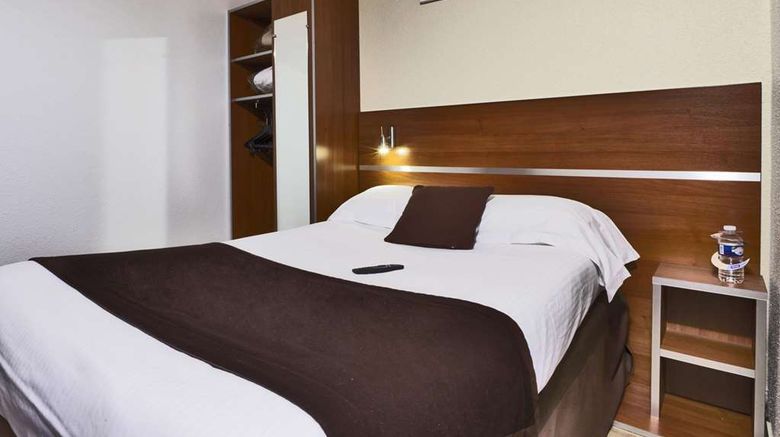 <b>Kyriad Hotel de Meaux Room</b>. Images powered by <a href="https://iceportal.shijigroup.com/" title="IcePortal" target="_blank">IcePortal</a>.