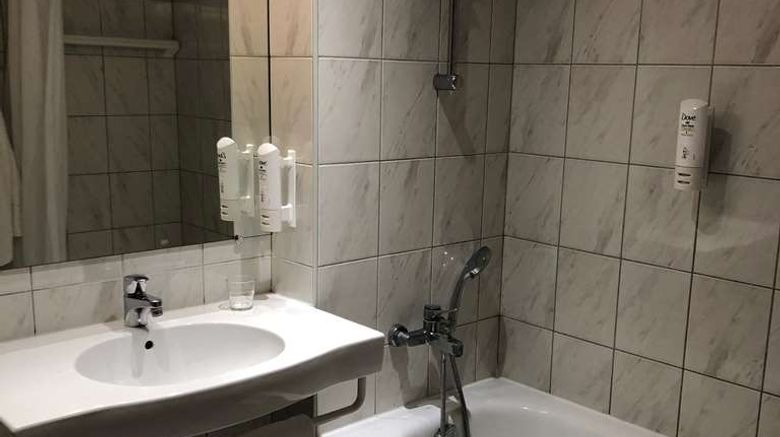 <b>Kyriad Montbeliard - Sochaux Suite</b>. Images powered by <a href="https://iceportal.shijigroup.com/" title="IcePortal" target="_blank">IcePortal</a>.