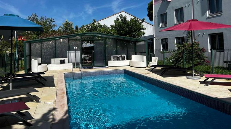 <b>Hotel Kyriad Montpellier-Aeroport Pool</b>. Images powered by <a href="https://iceportal.shijigroup.com/" title="IcePortal" target="_blank">IcePortal</a>.